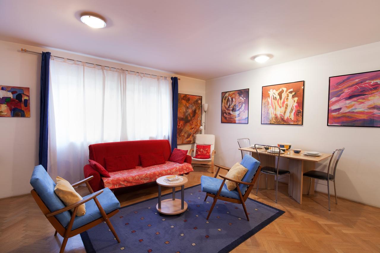 Irena Tour As Apartma *